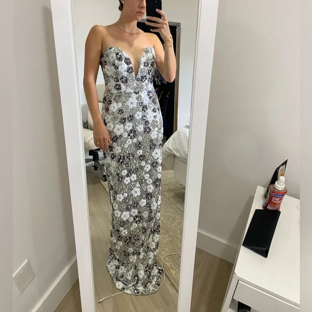 Marchesa Notte silver gown - Picture 6 of 9